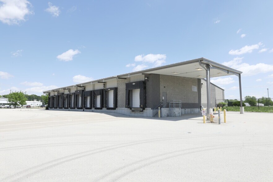 More Photos Of 4302 NW Mattox Rd, Riverside Warehouse For Sale