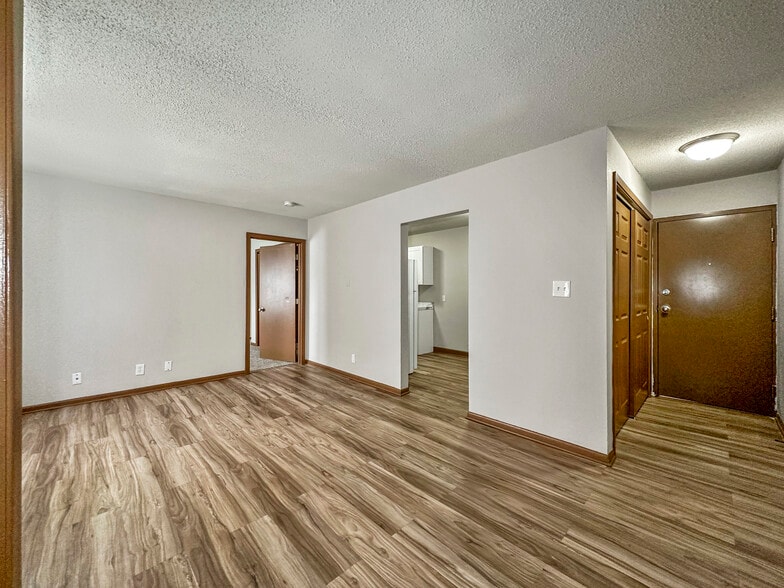More Photos Of 2519 Clarkson Ave, Des Moines Apartments For Sale