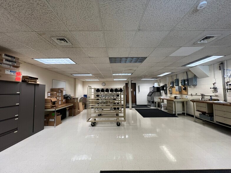 More Photos Of 1717 10th Ave, Menominee Industrial For Sale