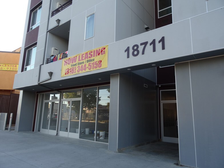 More Photos Of 18711 Sherman Way, Reseda Office For Lease