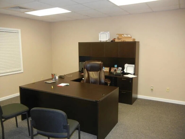 More Photos Of 227 Industrial Pky, Luverne Manufacturing For Sale