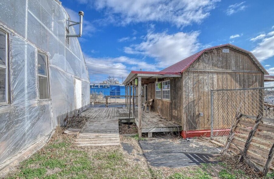 More Photos Of 521 Eel River St, Purcell General Retail For Sale