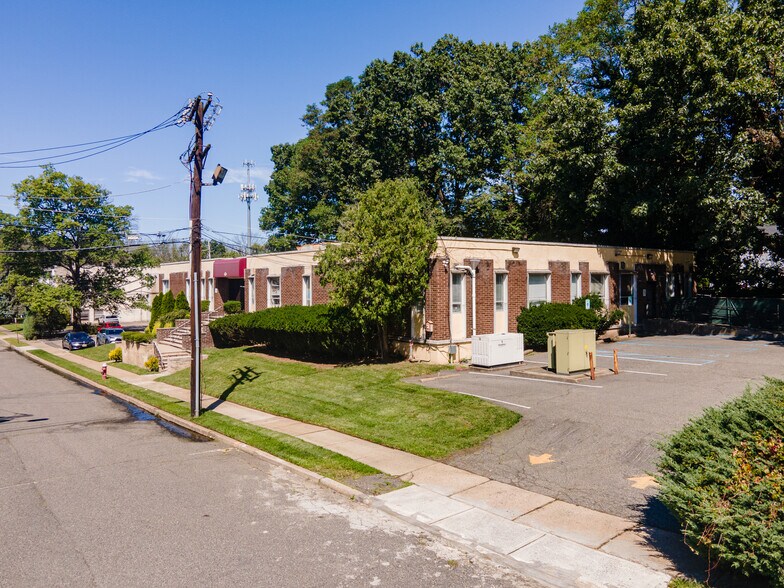 More Photos Of 111 Galway Pl, Teaneck Medical For Lease