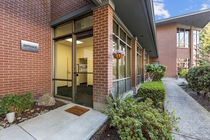 More Photos Of 15419 NE 20th St, Bellevue Medical For Sale