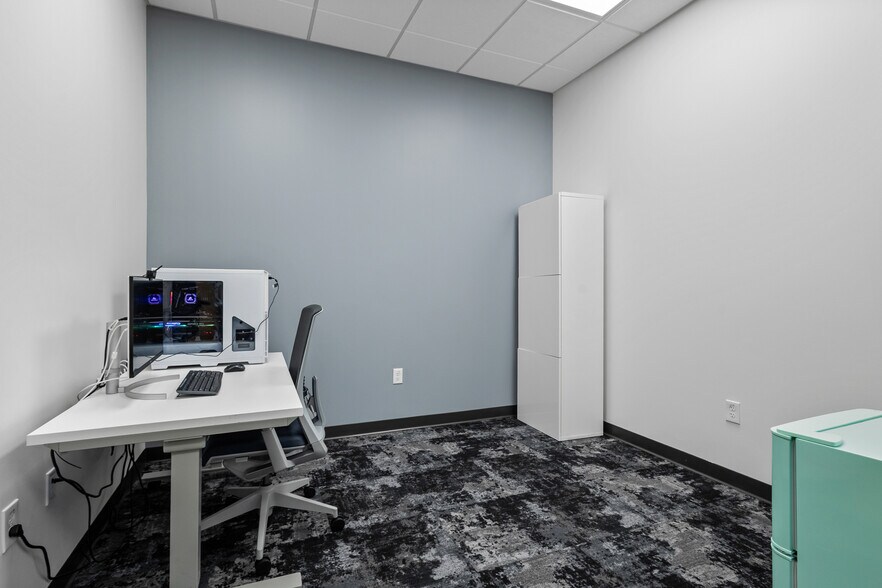 More Photos Of 8261 Belleview Dr, Plano Loft Creative Space For Lease