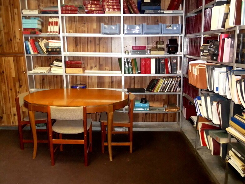 More Photos Of 406 Missouri Ave, East Saint Louis Office For Sale