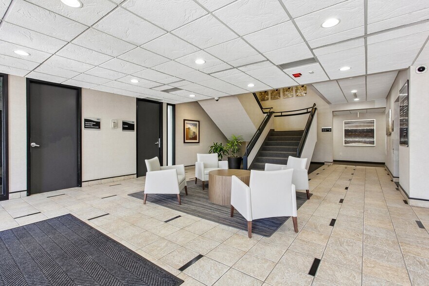 More Photos Of 8120 S Holly St, Centennial Medical For Sale