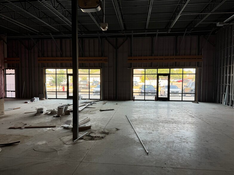 More Photos Of 2980 Joe Dimaggio Blvd, Round Rock Unknown For Lease