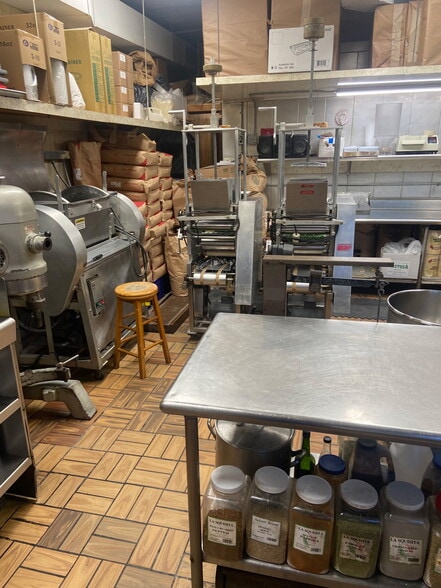 More Photos Of 3812-3824 E Tremont Ave, Bronx Storefront For Lease