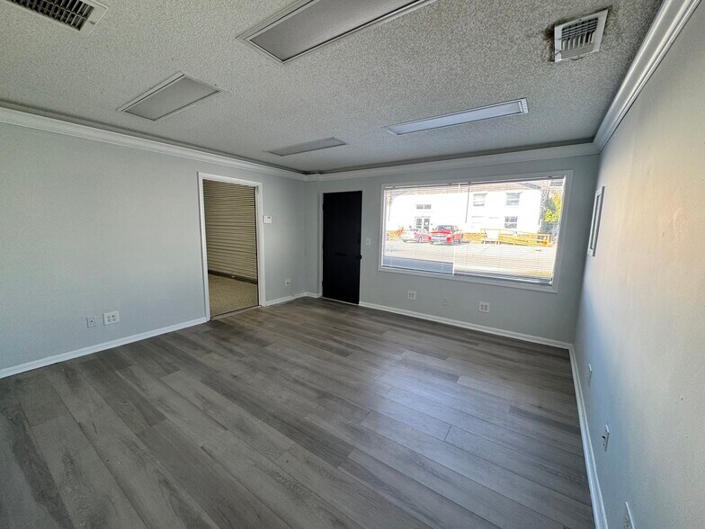 More Photos Of 54 9th St, Atlantic Beach Flex For Lease