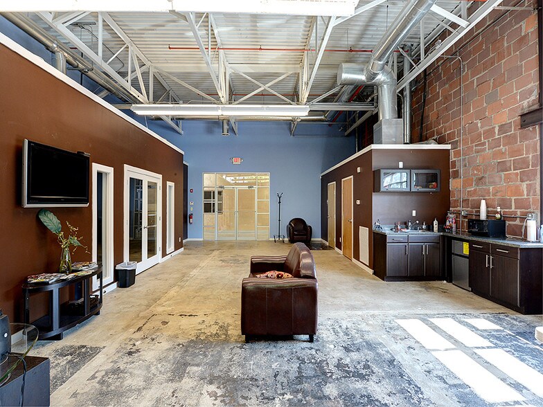 More Photos Of 650 Hamilton Ave SE, Atlanta Unknown For Lease