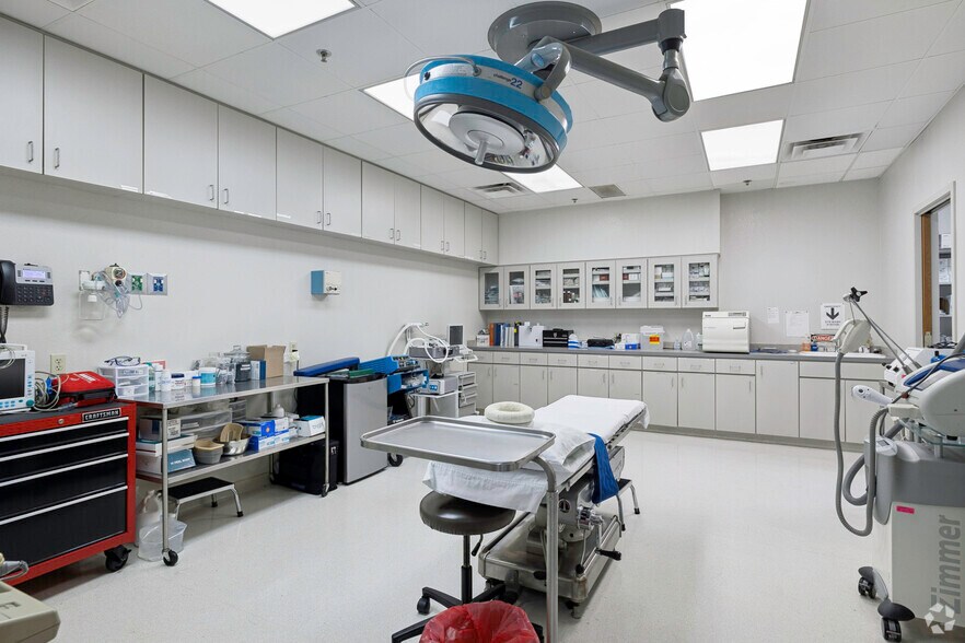 More Photos Of 4920 SW Lee Blvd, Lawton Medical For Lease