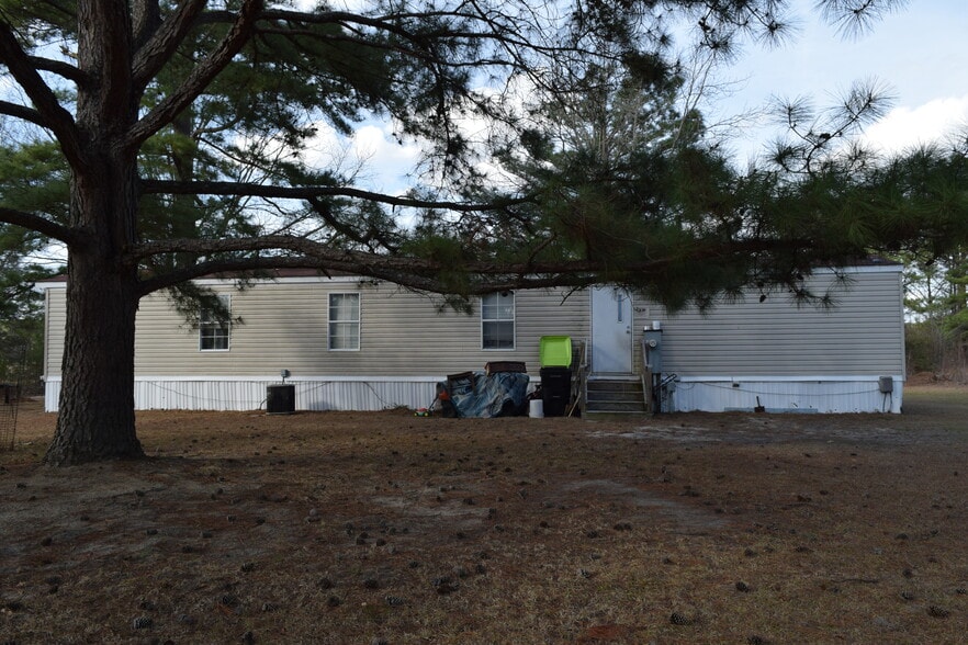 More Photos Of 1524 Seabrook School Rd, Fayetteville Multifamily For Sale