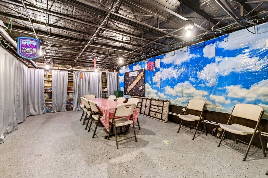 More Photos Of 162-166 N Main St, Broadway Office For Sale