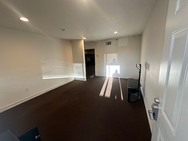 More Photos Of 2911 Sammy Davis Jr Dr, Las Vegas General Retail For Lease