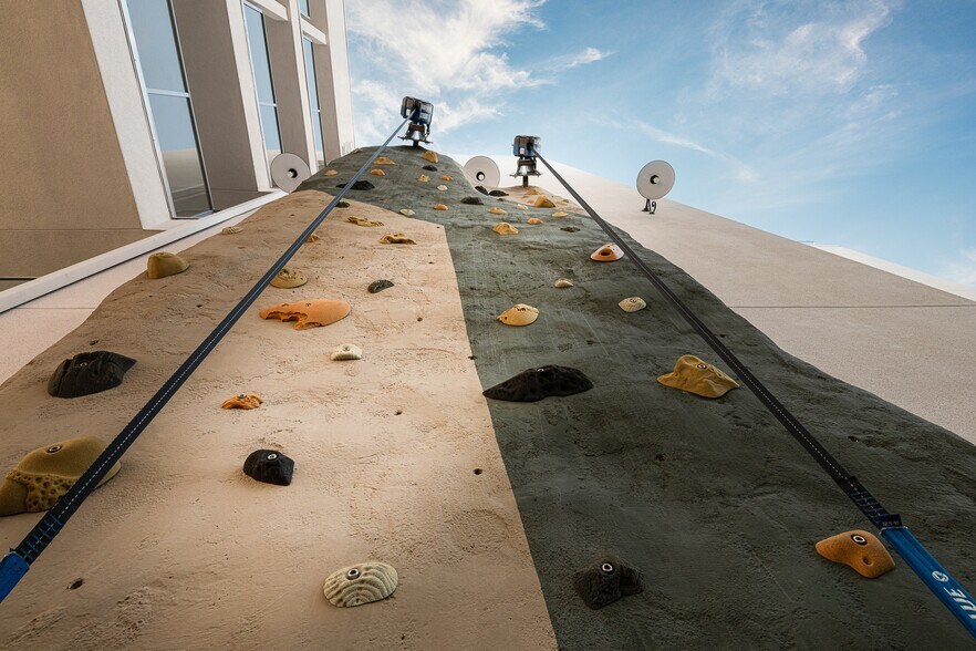 More Photos Of 5935 W Pico Blvd, Los Angeles Apartments For Lease