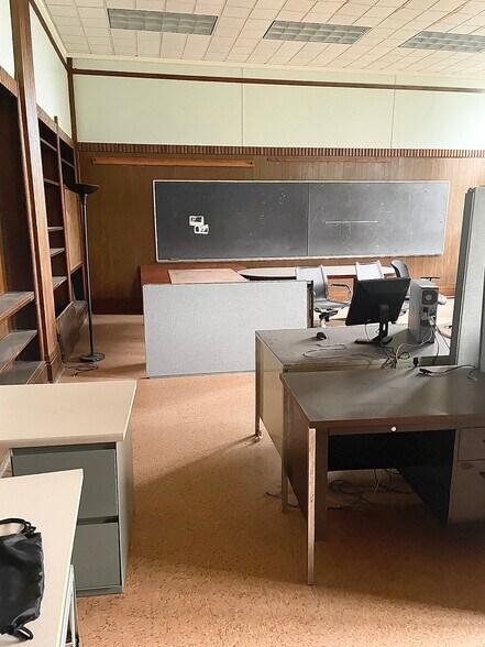 More Photos Of 3656 Milestrip Rd, Blasdell Loft Creative Space For Sale