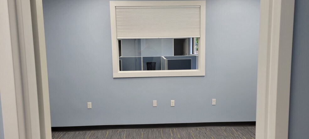 More Photos Of 120 Lambert Lind Hwy, Warwick Storefront Retail Office For Lease