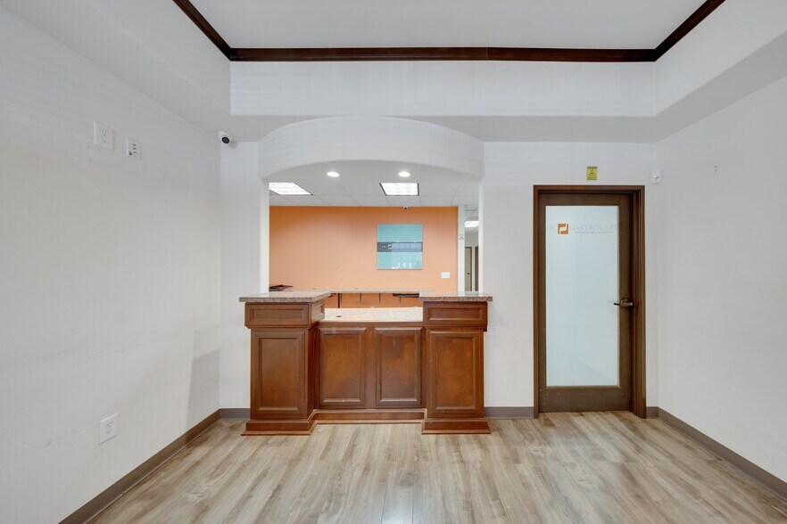 More Photos Of 408 S Beach Blvd, Anaheim Medical For Sale
