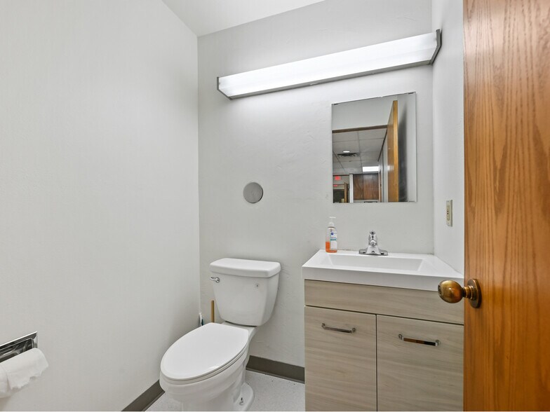 More Photos Of 2530 N 8th St, Grand Junction Medical For Sale