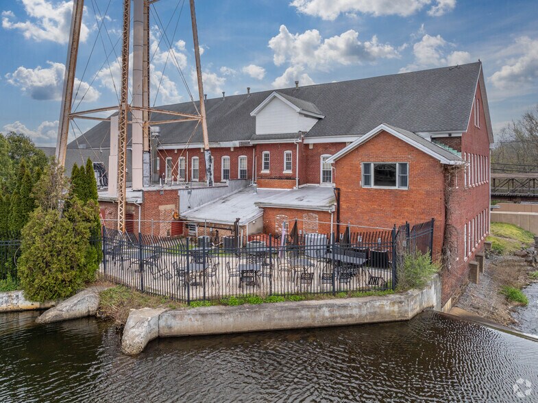 More Photos Of 175 N Main St, Wharton Loft Creative Space For Sale