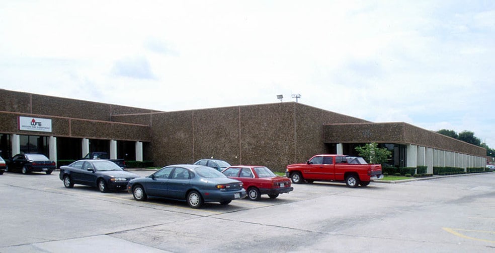 More Photos Of 7000-7070 Empire Central Dr, Houston Warehouse For Lease