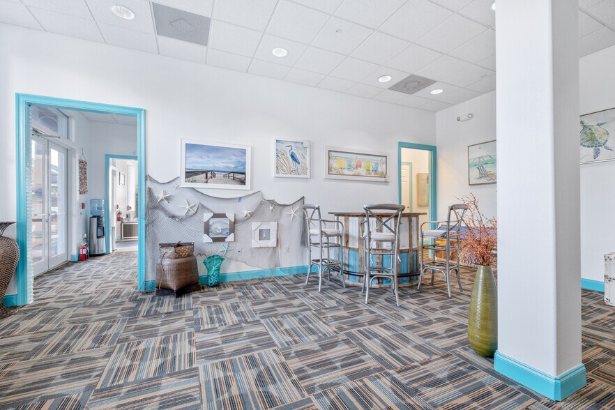 More Photos Of 503A Harbor Blvd, Destin Flex For Lease