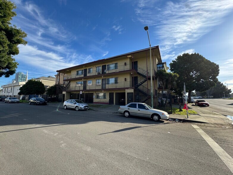 More Photos Of 1830 Castro St, Oakland Apartments For Sale