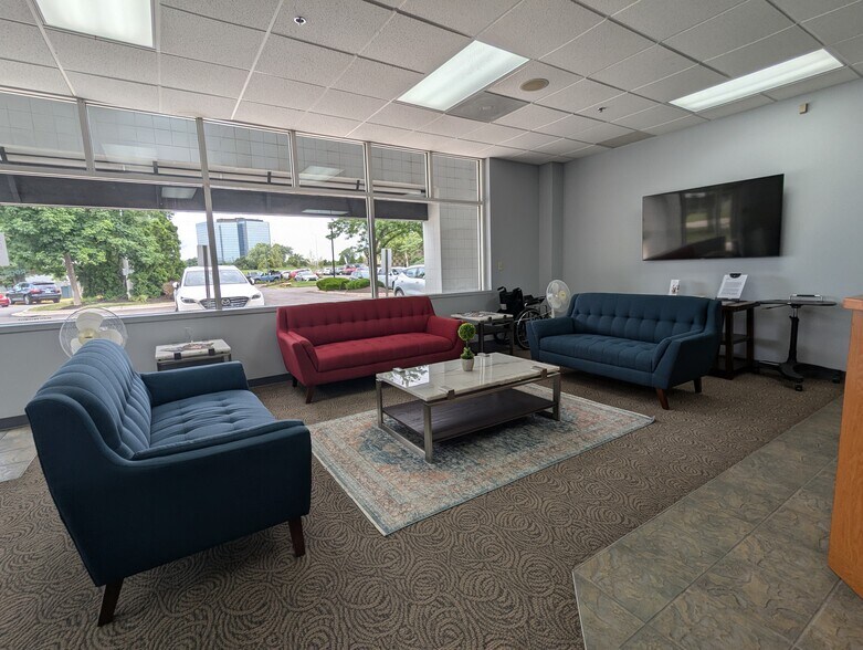 Primary Photo Of 7133 W 95th St, Overland Park Medical For Lease