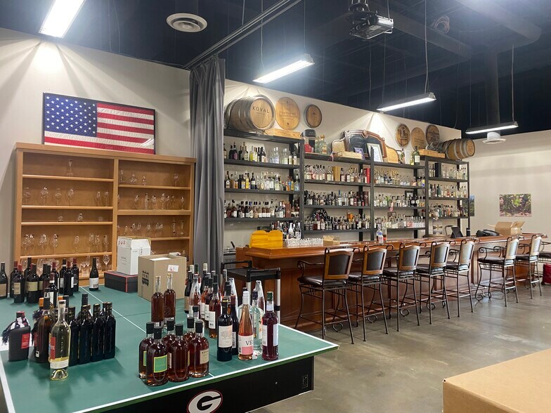 More Photos Of 3137 Chestnut Dr, Atlanta Distribution For Lease