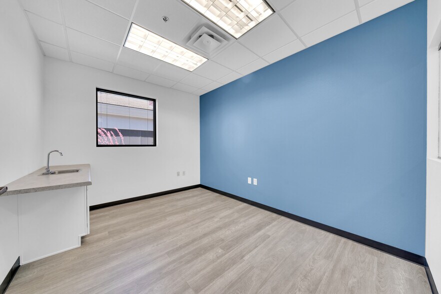 More Photos Of 4729 E Union Hills Dr, Phoenix Medical For Sale