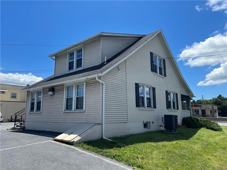 More Photos Of 2321 Macarthur Rd, Whitehall Freestanding For Lease