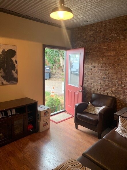 More Photos Of 1168 Urania Ave, Encinitas Warehouse For Lease