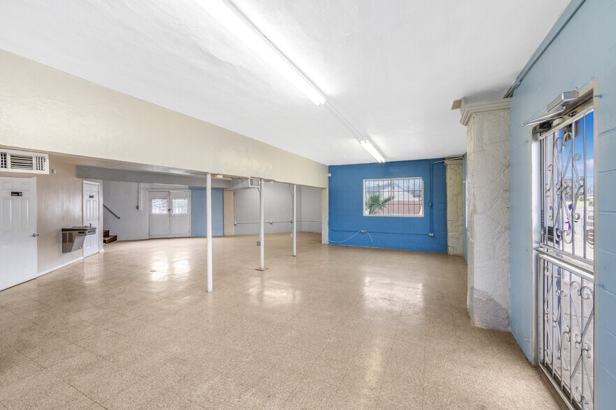 More Photos Of 930 New Laredo Hwy, San Antonio Office For Sale