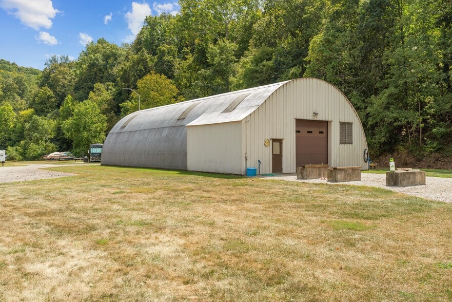 More Photos Of 1 Greenwood Ln, Clarksville Multifamily For Sale