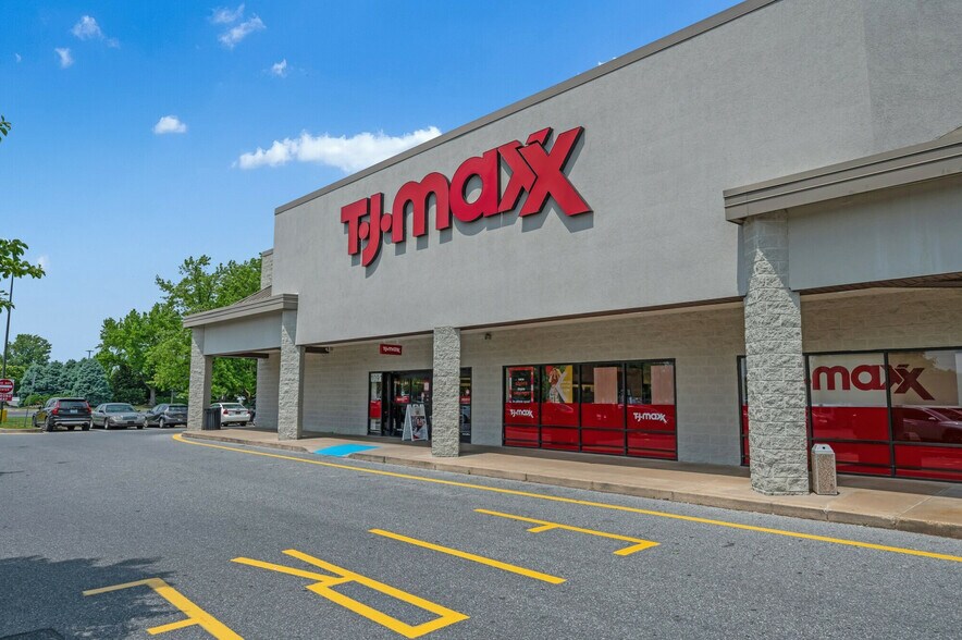 More Photos Of 1001 N DuPont Hwy, Dover Unknown For Lease