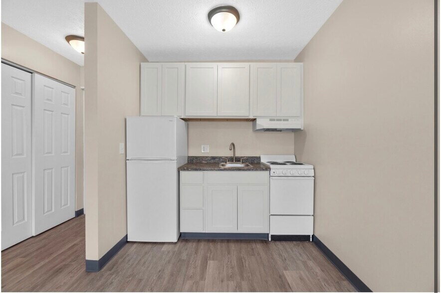 More Photos Of 140 Wood St, Mansfield Apartments For Sale