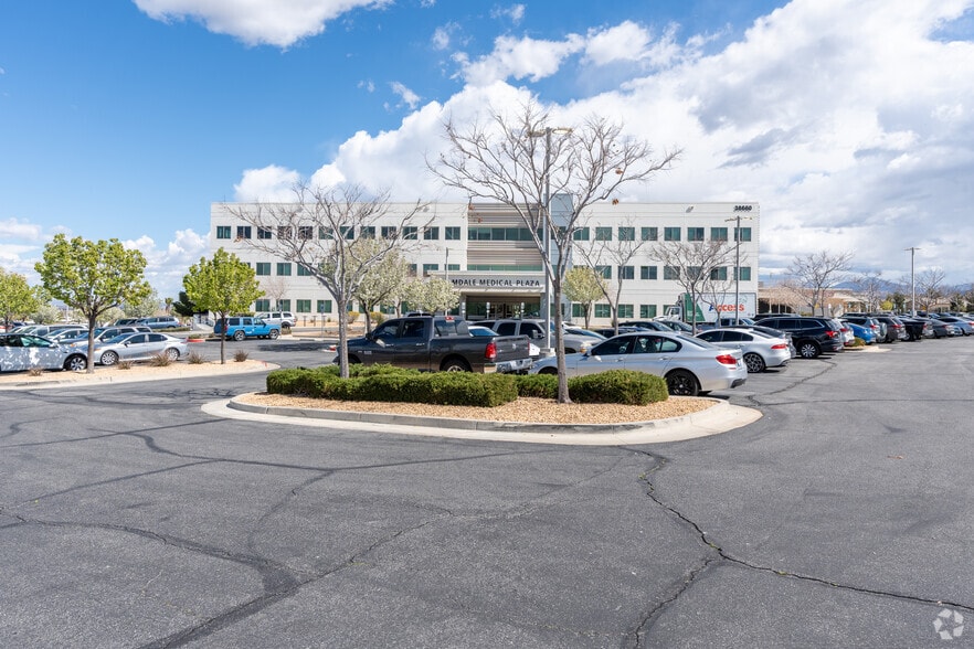 More Photos Of 38660 Medical Center Dr, Palmdale Medical For Lease