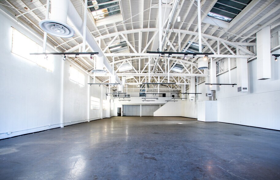 More Photos Of 2221-2251 S Sepulveda Blvd, Los Angeles Storefront For Sale