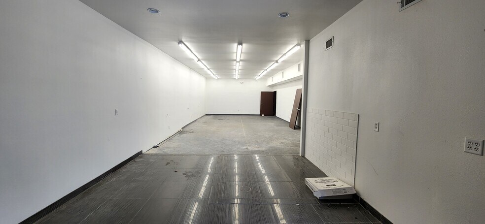 More Photos Of 1709 Stocker St, North Las Vegas Warehouse For Lease