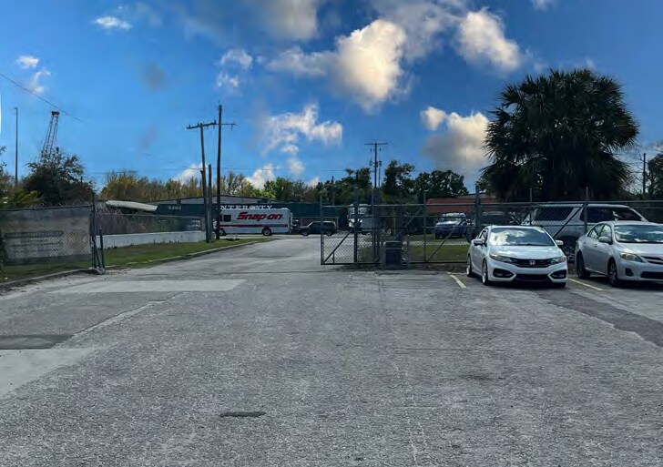 More Photos Of 5210 Causeway Blvd, Tampa Manufacturing For Sale