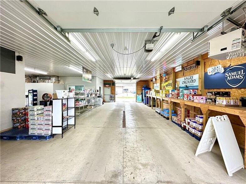 More Photos Of 1814 W State St, New Castle Convenience Store For Sale