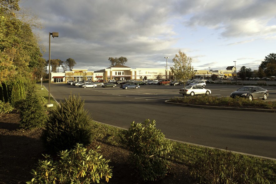 More Photos Of 174-176 Newington Rd, West Hartford Unknown For Sale