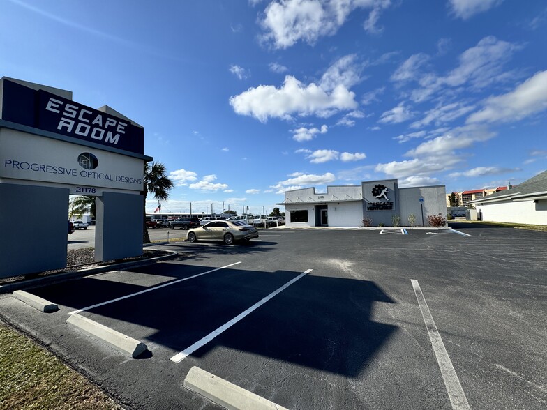 Primary Photo Of 21178 Olean Blvd, Port Charlotte Medical For Lease