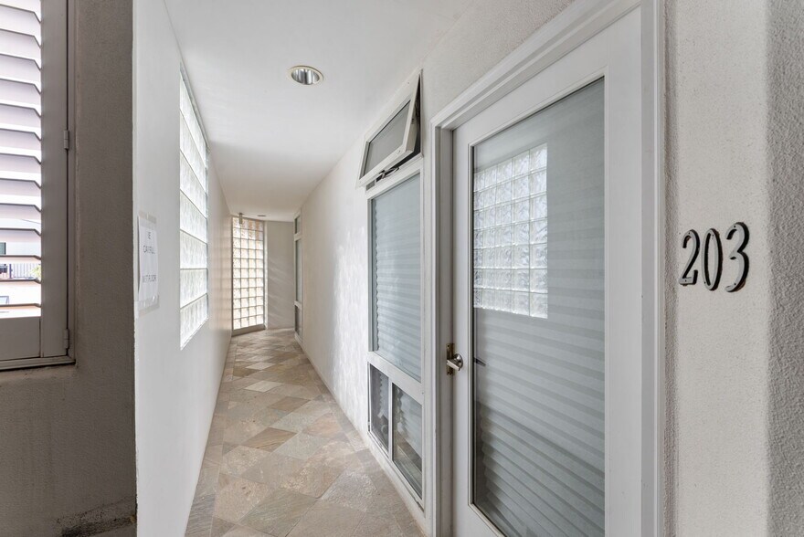 More Photos Of 2534 State St, San Diego Office For Sale