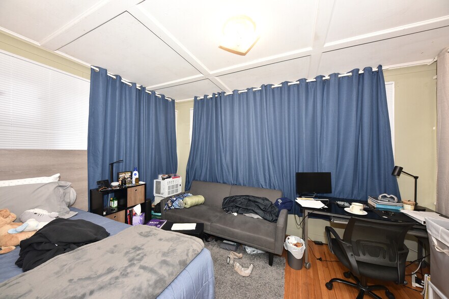 More Photos Of 2940 N Maryland Ave, Milwaukee Apartments For Sale