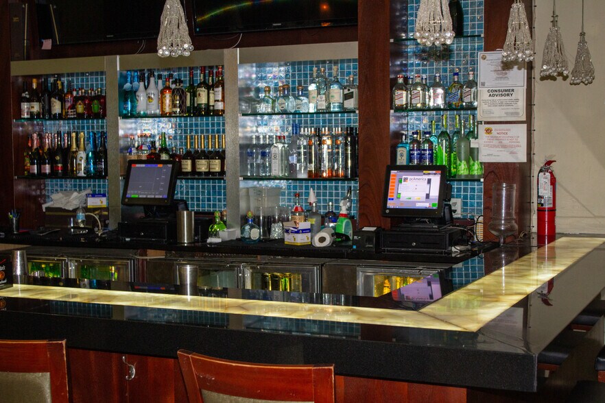 More Photos Of 401 W Atlantic Ave, Delray Beach Storefront Retail Office For Lease