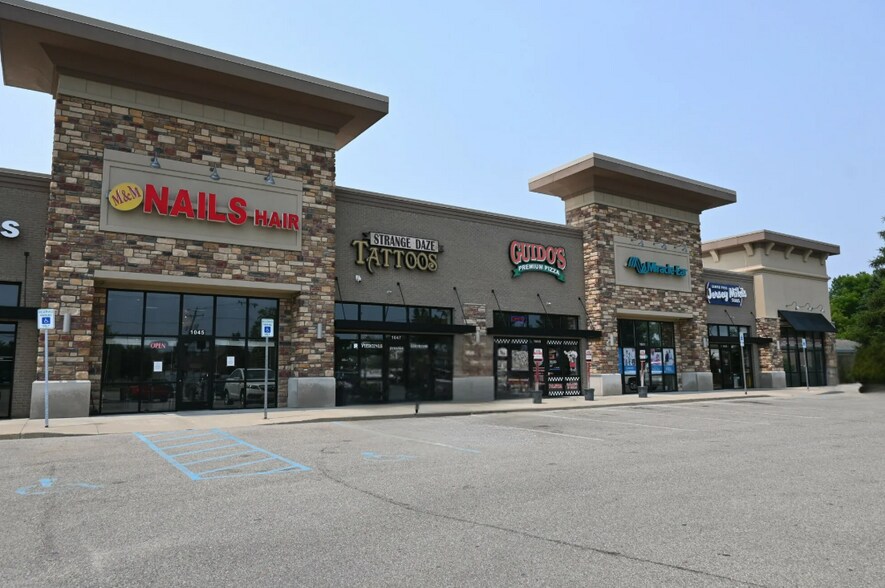 More Photos Of 1015 N Irish Rd, Davison Restaurant For Sale