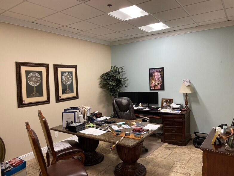 More Photos Of 3239 Old Winter Garden Rd, Orlando Flex For Sale