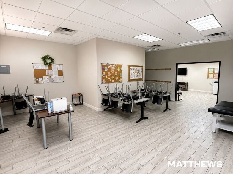 More Photos Of 2221 W Pecos Rd, Chandler Warehouse For Lease